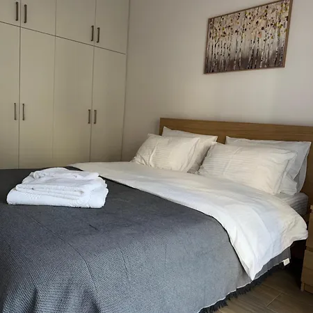 2 Bedrooms Piraeus